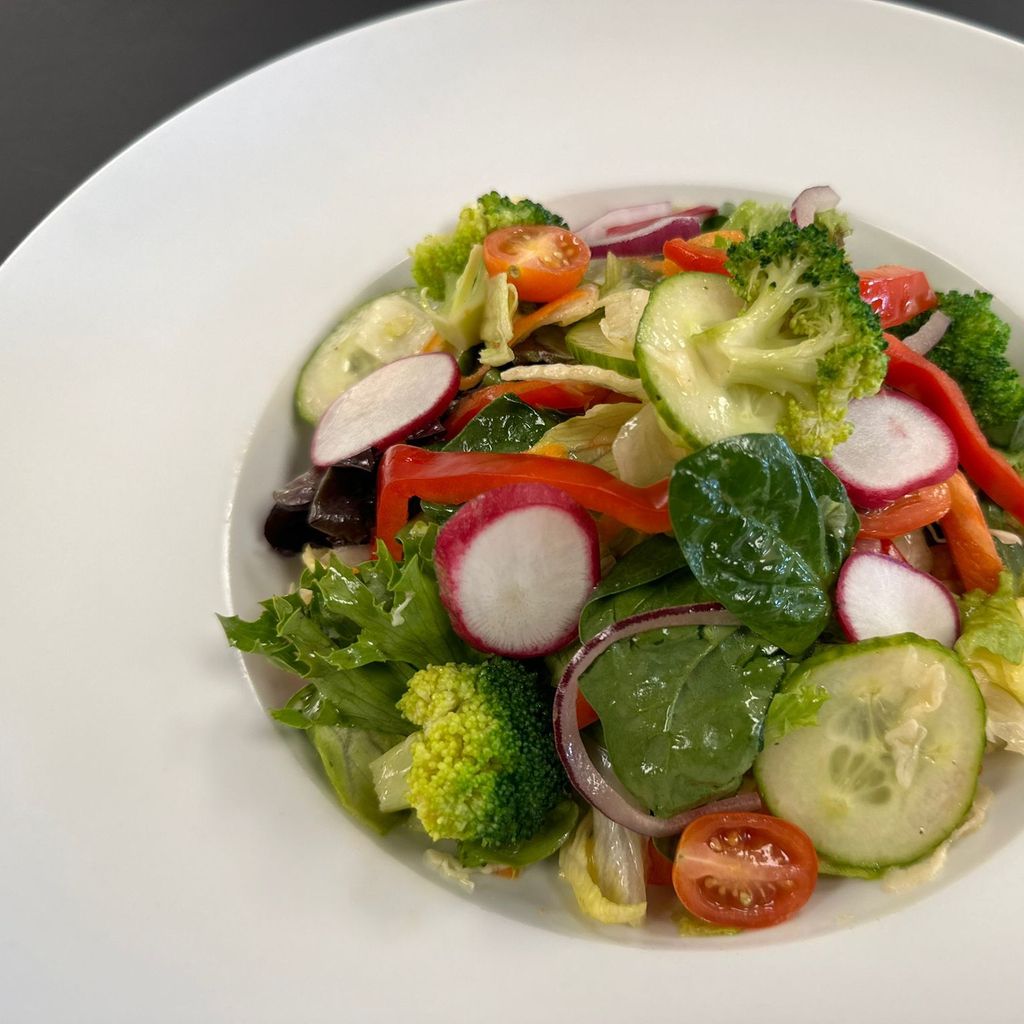 HUNGER'S GARDEN SALAD