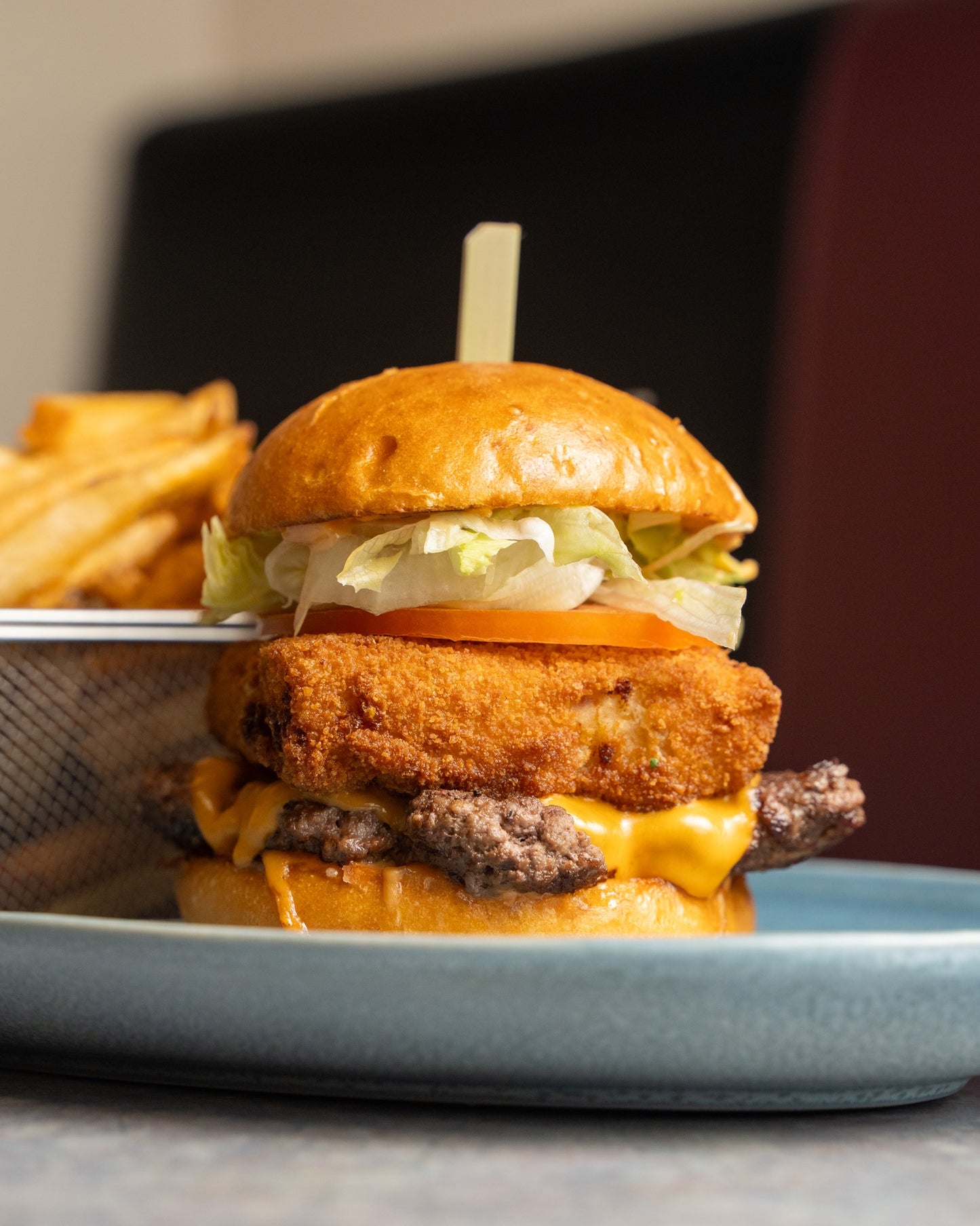 DEEP-FRIED MAC N CHEESE BURGER